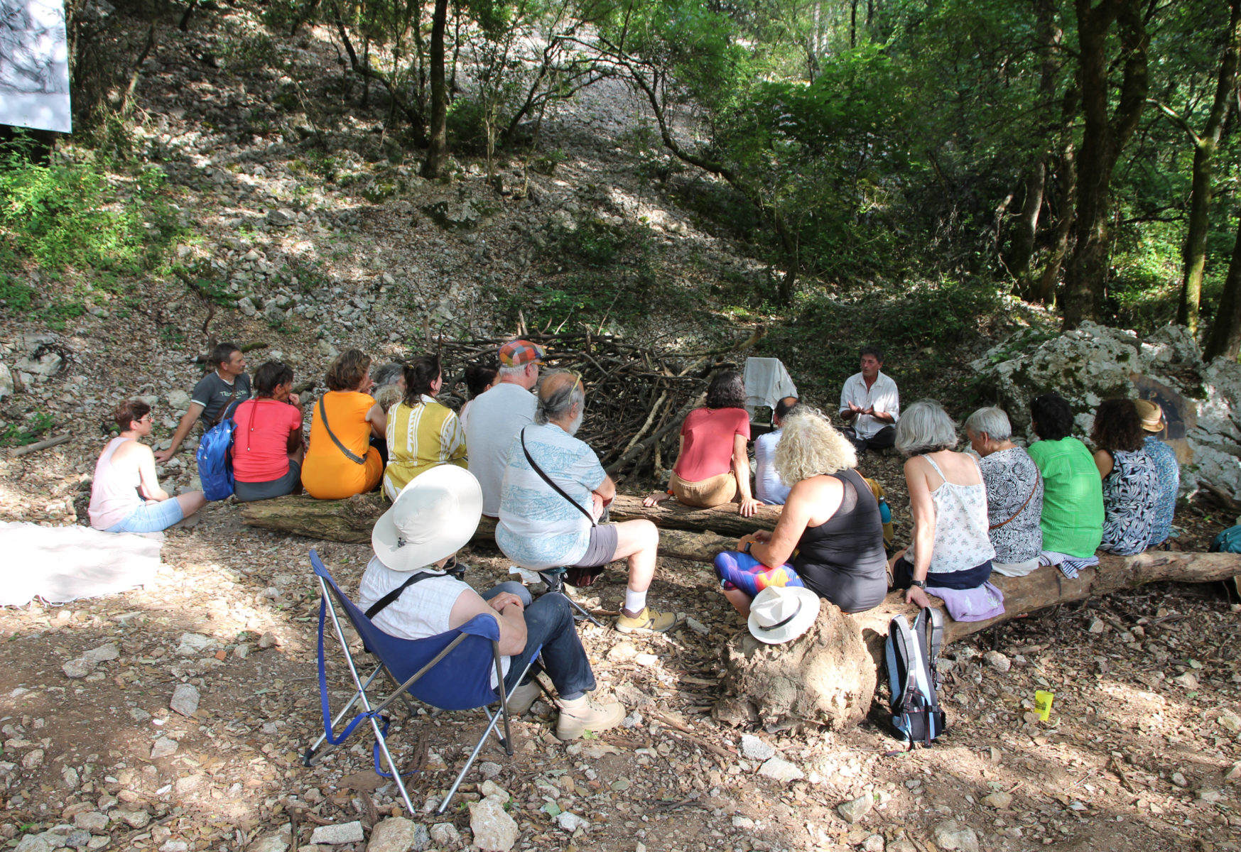 L’esprit des gorges de l’Ardèche : atelier écriture et dessin, vernissage et soirée contes